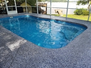 Roll on Rock® Flooring System - Pool